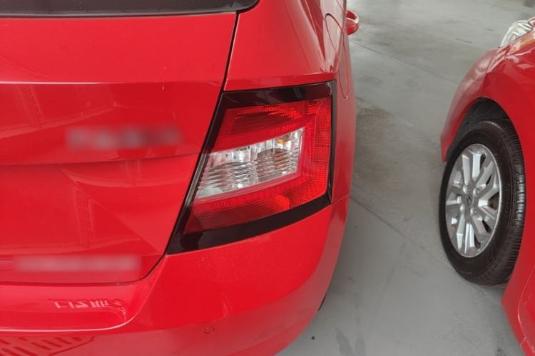 Used Skoda Fabia 2017 1.4L Automatic Car Enjoy Edition Exterior 3