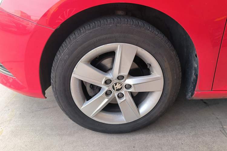 Used Skoda Fabia 2017 1.4L Manual Enjoy Edition Exterior 3