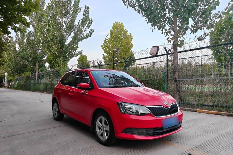 Used Skoda Fabia 2017 1.4L Automatic Car Enjoy Edition Exterior 4
