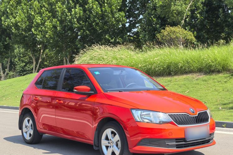 Used Skoda Fabia 2017 1.4L Automatic Car Enjoy Edition Exterior 4
