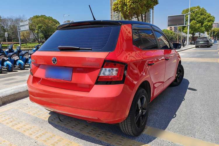Used Skoda Fabia 2017 1.4L Automatic Car Enjoy Edition Exterior 4