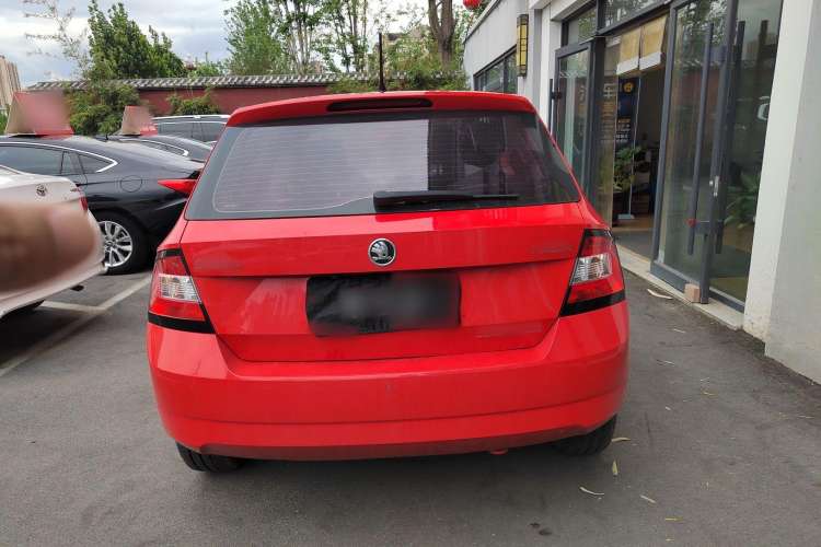 Used Skoda Fabia 2017 1.4L Automatic Car Enjoy Edition Exterior 4