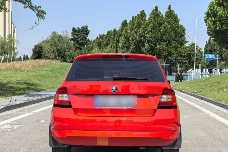 Used Skoda Fabia 2017 1.4L Automatic Car Enjoy Edition Exterior 5