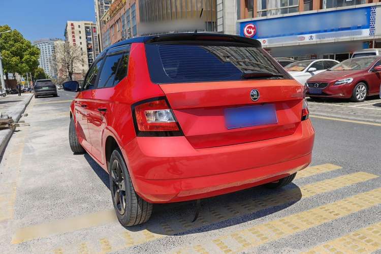 Used Skoda Fabia 2017 1.4L Automatic Car Enjoy Edition Exterior 5