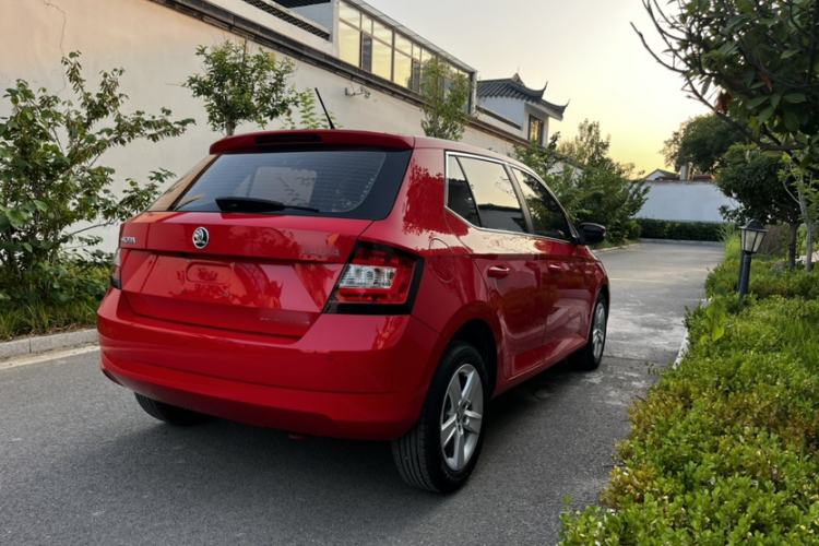 Used Skoda Fabia 2017 1.4L Automatic Car Enjoy Edition Exterior 6