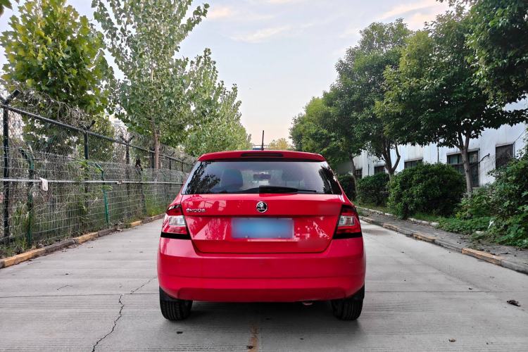 Used Skoda Fabia 2017 1.4L Automatic Car Enjoy Edition Exterior 6
