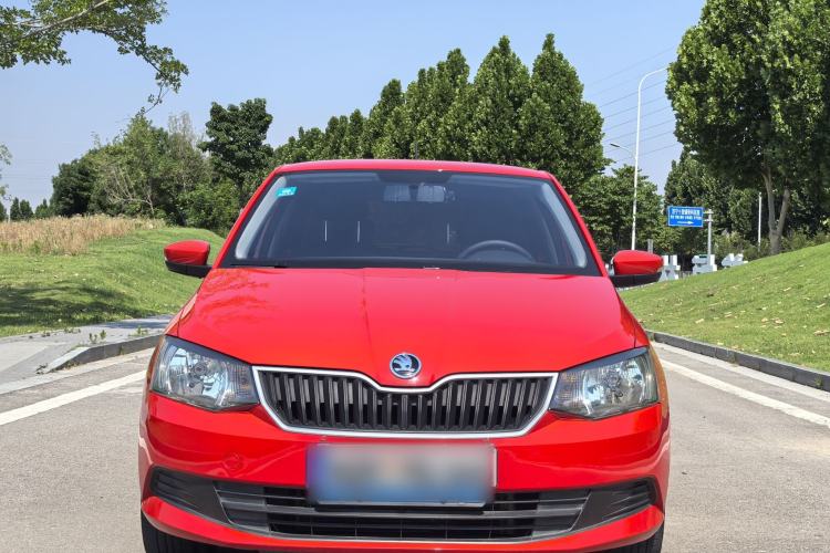 Used Skoda Fabia 2017 1.4L Automatic Car Enjoy Edition Exterior 7
