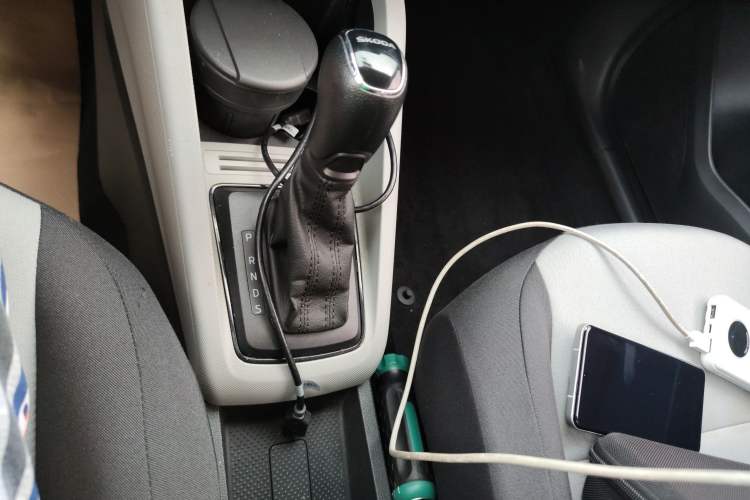 Used Skoda Fabia 2017 1.4L Automatic Car Enjoy Edition Gear Lever