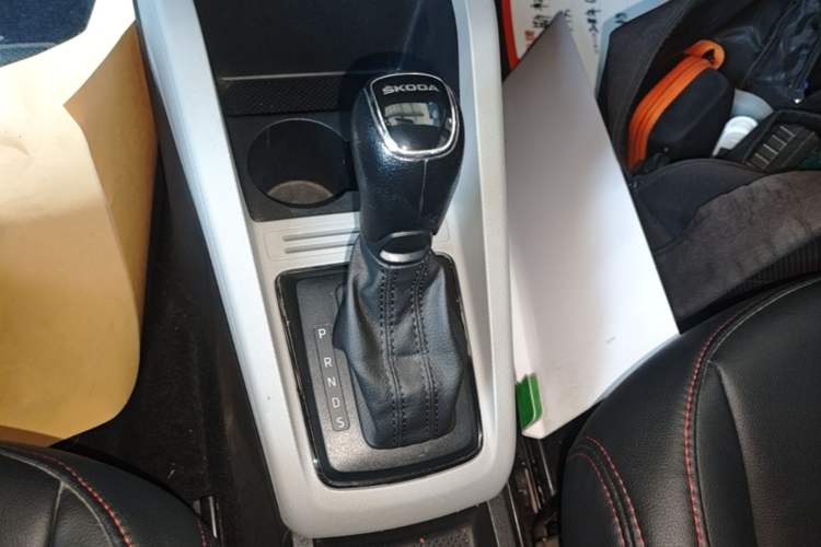 Used Skoda Fabia 2017 1.4L Automatic Car Enjoy Edition Gear Lever