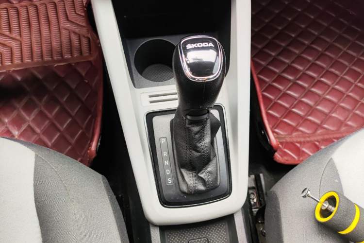 Used Skoda Fabia 2017 1.4L Automatic Car Enjoy Edition Gear Lever