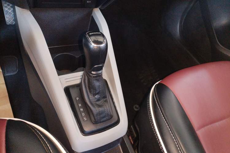 Used Skoda Fabia 2017 1.4L Automatic Car Enjoy Edition Gear Lever