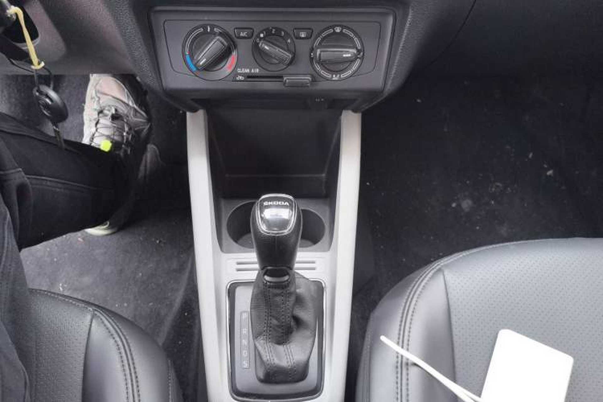 Used Skoda Fabia 2017 1.4L Automatic Car Enjoy Edition Gear Lever