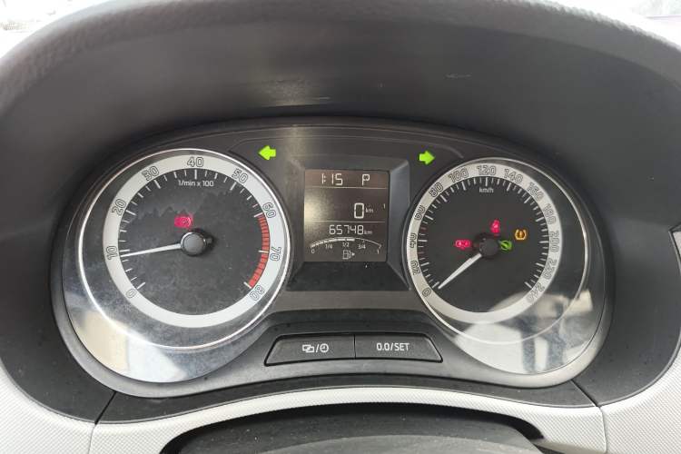 Used Skoda Fabia 2017 1.6L Automatic Sport Edition Instrument Cluster