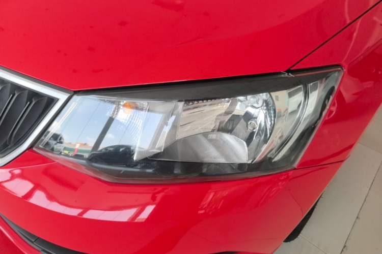 Used Skoda Fabia 2017 1.4L Automatic Car Enjoy Edition Left Front Headlight