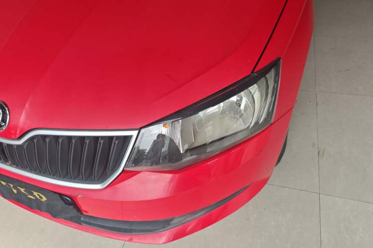 Used Skoda Fabia 2017 1.4L Automatic Car Enjoy Edition Left Front Headlight