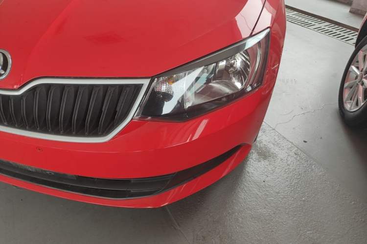 Used Skoda Fabia 2017 1.4L Automatic Car Enjoy Edition Left Front Headlight