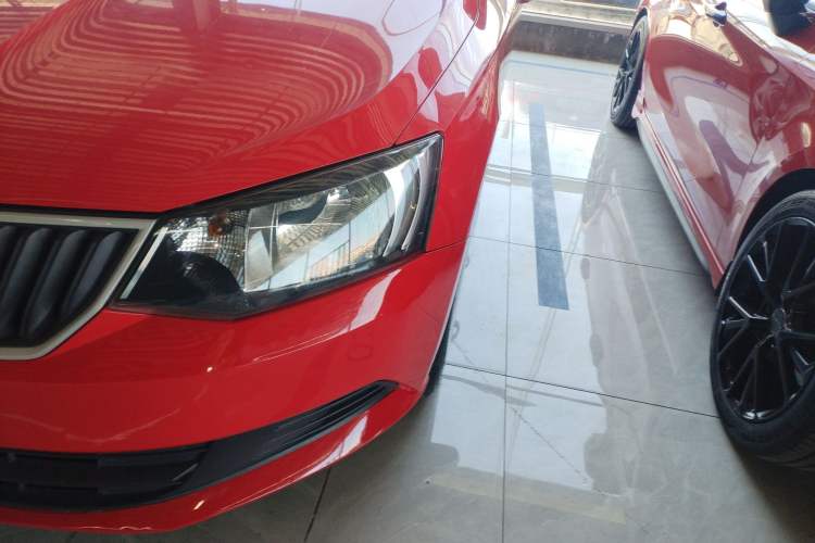 Used Skoda Fabia 2017 1.4L Automatic Car Enjoy Edition Left Front Headlight