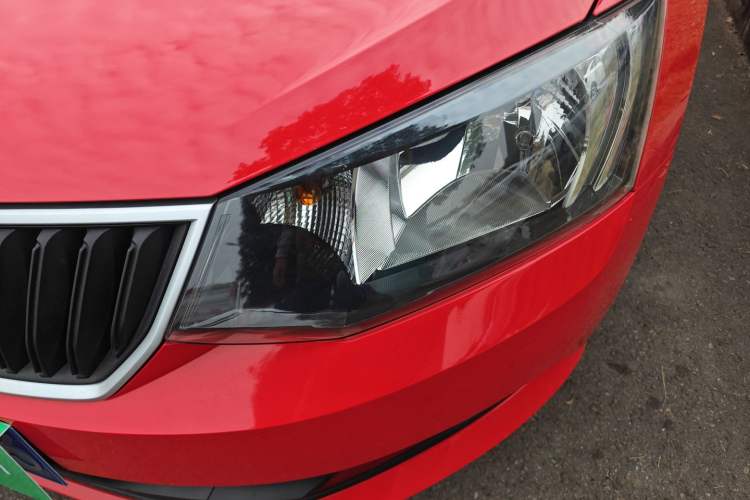 Used Skoda Fabia 2017 1.4L Automatic Car Enjoy Edition Left Front Headlight