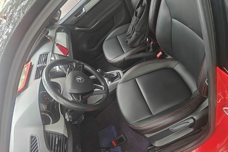 Used Skoda Fabia 2017 1.6L Automatic Sport Edition Left Front Seat