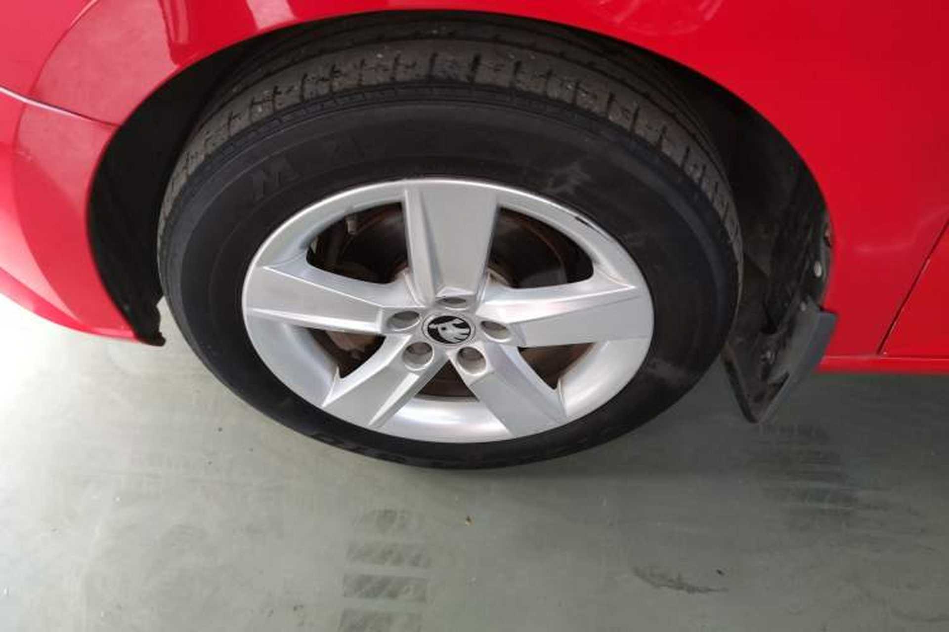 Used Skoda Fabia 2017 1.4L Automatic Car Enjoy Edition Left Front Wheel Hub