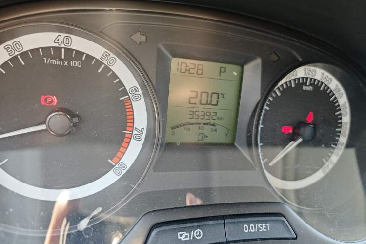 Used Skoda Fabia 2017 1.4L Automatic Car Enjoy Edition Odometer Close Up