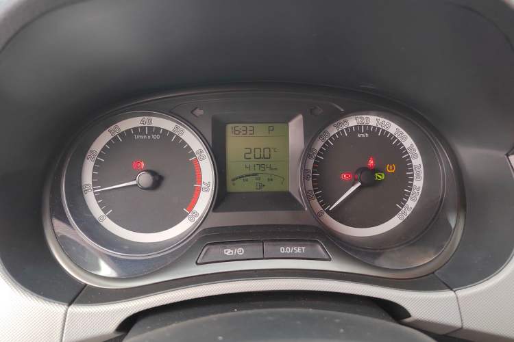 Used Skoda Fabia 2017 1.4L Automatic Car Enjoy Edition Odometer Close Up