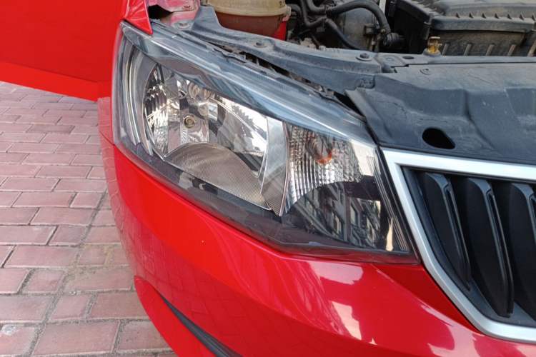 Used Skoda Fabia 2017 1.4L Automatic Car Enjoy Edition Right Front Headlight