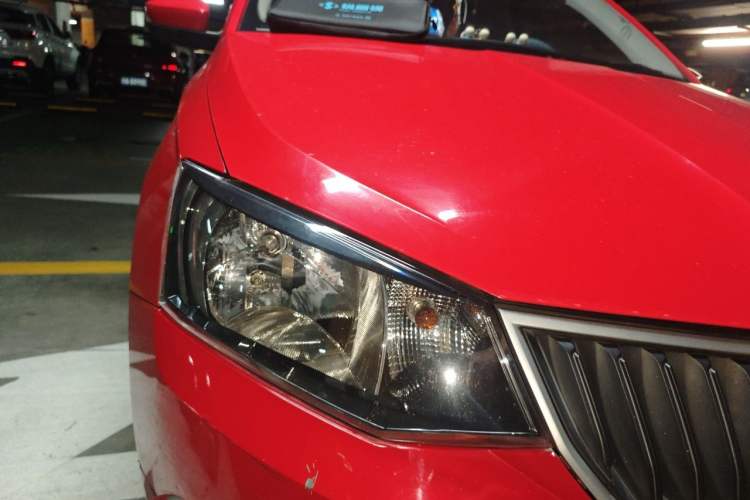 Used Skoda Fabia 2017 1.4L Manual Enjoy Edition Right Front Headlight