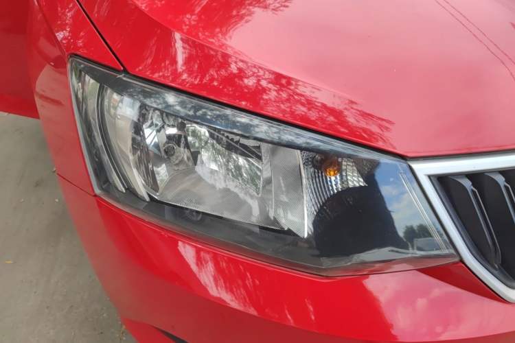 Used Skoda Fabia 2017 1.4L Automatic Car Enjoy Edition Right Front Headlight