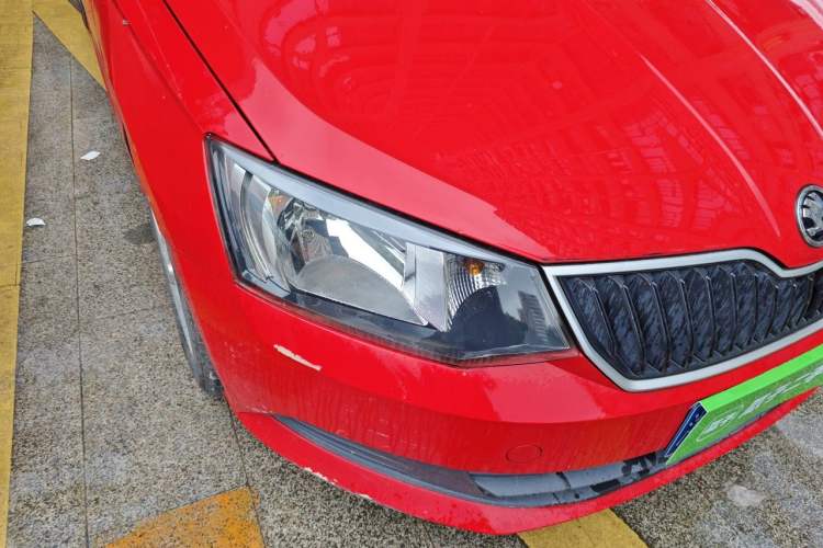 Used Skoda Fabia 2017 1.4L Automatic Car Enjoy Edition Right Front Headlight