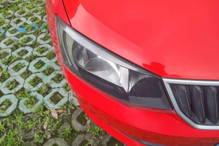 Used Skoda Fabia 2017 1.4L Automatic Car Enjoy Edition Right Front Headlight