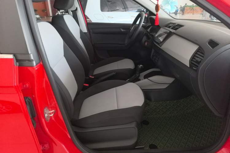 Used Skoda Fabia 2017 1.4L Automatic Car Enjoy Edition Right Front Seat