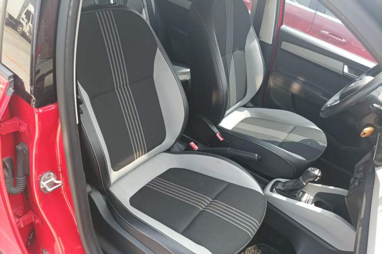 Used Skoda Fabia 2017 1.6L Automatic Chuanxing Edition Right Front Seat