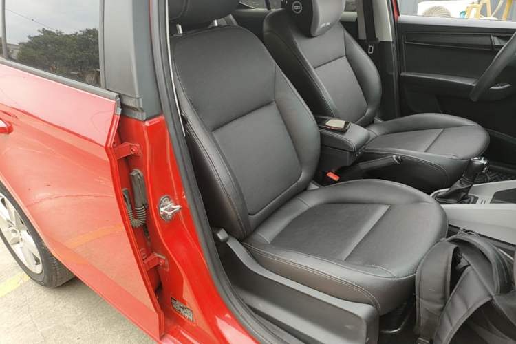 Used Skoda Fabia 2017 1.4L Automatic Car Enjoy Edition Right Front Seat