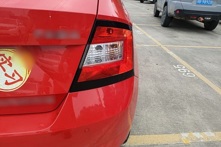 Used Skoda Fabia 2017 1.4L Automatic Car Enjoy Edition Right Rear Taillight
