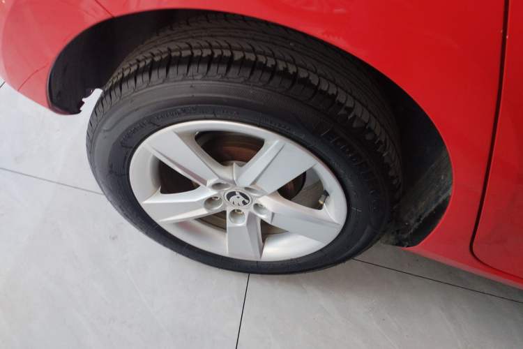 Used Skoda Fabia 2017 1.4L Automatic Car Enjoy Edition Right Rear Wheel Hub
