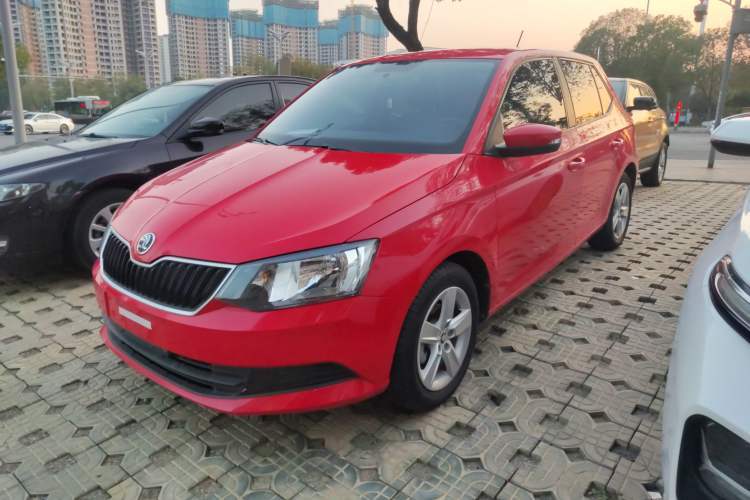 Used Skoda Fabia 2017 1.4L Automatic Car Enjoy Edition Guazi used car, China used car export, Used car for sale, Used Skoda cars, Cheapest cars for sale