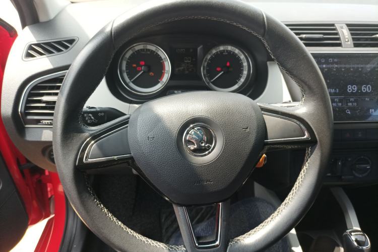 Used Skoda Fabia 2017 1.6L Automatic Chuanxing Edition Steering Wheel