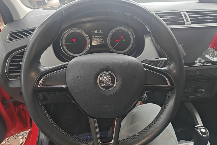 Used Skoda Fabia 2017 1.6L Automatic Sport Edition Steering Wheel