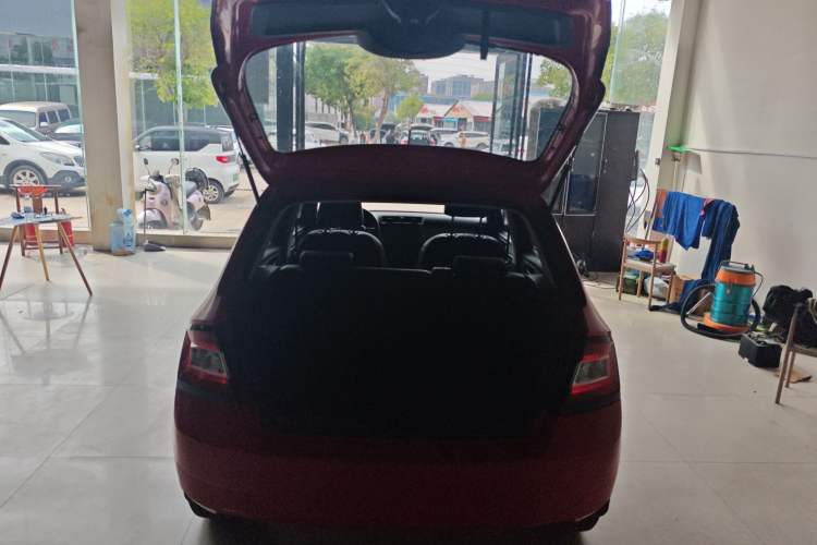 Used Skoda Fabia 2017 1.4L Automatic Car Enjoy Edition Trunk