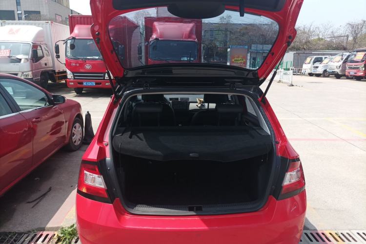 Used Skoda Fabia 2017 1.6L Automatic Chuanxing Edition Trunk