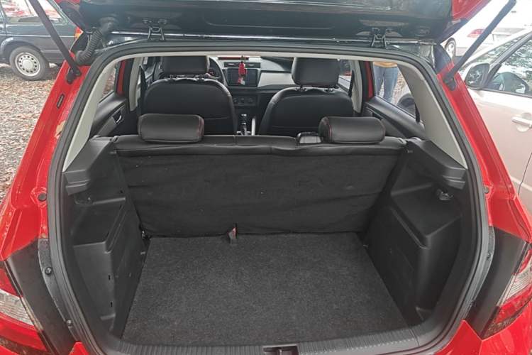 Used Skoda Fabia 2017 1.6L Automatic Sport Edition Trunk