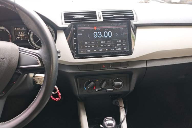 Used Skoda Fabia 2017 1.6L Automatic Chuanxing Edition Audio And AC Panel