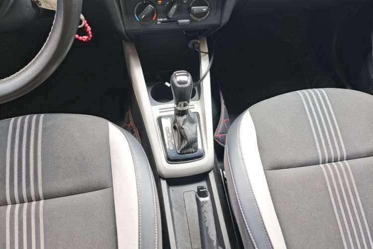 Used Skoda Fabia 2017 1.6L Automatic Chuanxing Edition Gear Lever