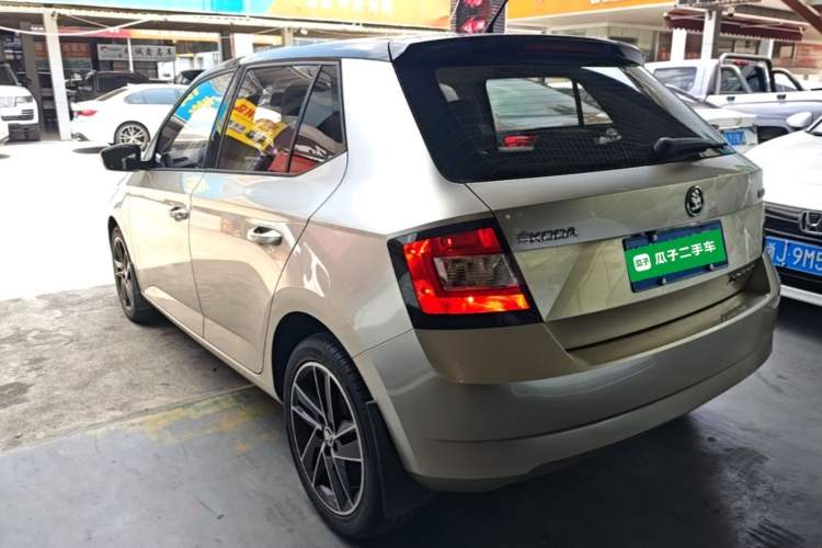 Used Skoda Fabia 2017 1.6L Automatic Chuanxing Edition Rear Left 45 Deg