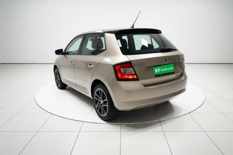 Used Skoda Fabia 2017 1.6L Automatic Chuanxing Edition Rear Left 45 Deg