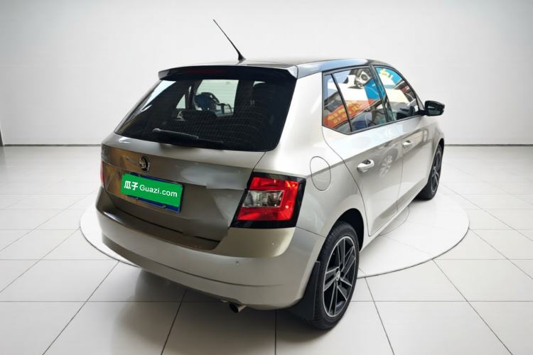 Used Skoda Fabia 2017 1.6L Automatic Chuanxing Edition Rear Right 45 Deg