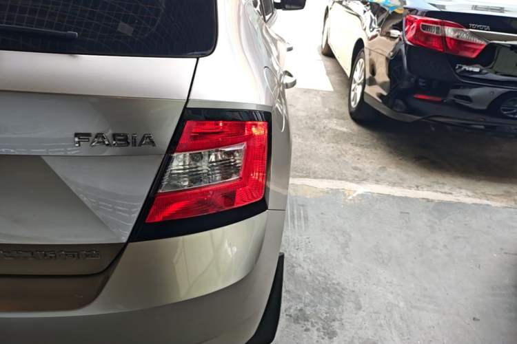 Used Skoda Fabia 2017 1.6L Automatic Chuanxing Edition Right Rear Taillight