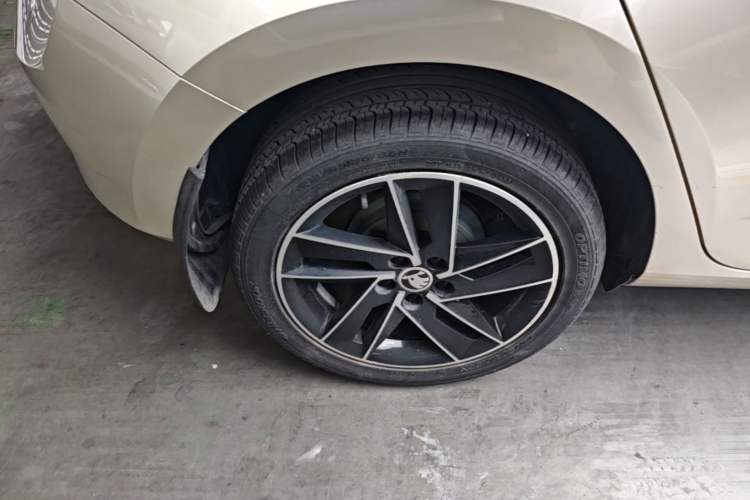 Used Skoda Fabia 2017 1.6L Automatic Chuanxing Edition Right Rear Wheel Hub