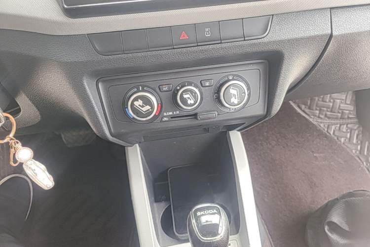 Used Skoda Fabia 2017 1.4L Automatic Car Enjoy Edition Audio And AC Panel